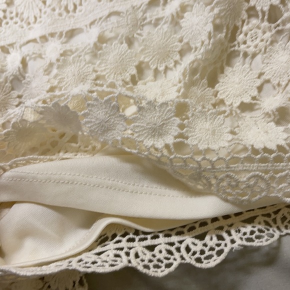 Forever 21 Lace Overlay Shorts Size Small - Picture 9 of 12